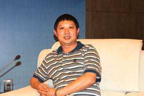 重慶建工集團貴州分公司總經理徐貴明參與對話交流