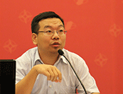 雜志社副主編龔煒主持會議