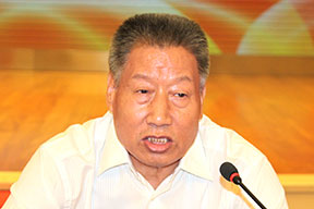 中施企協副會長劉懷主持會議