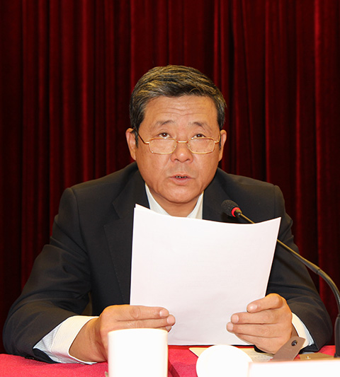 中施企協李鴻慶副會長兼秘書長宣讀有關表彰通知