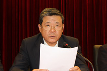 中施企協李鴻慶副會長兼秘書長宣讀有關表彰通知