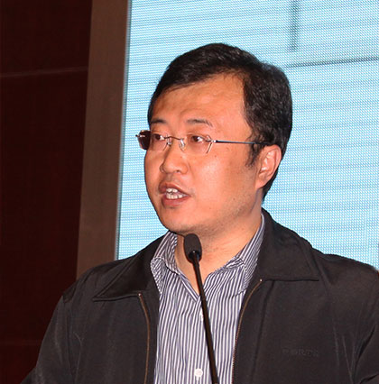 中國水利水電第二工程局有限公司副總經理杜慧鵬發表題為《由諾蘭模型看中國施工企業的信息化建設》的演講