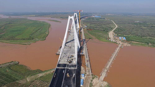 中咨集團設計的寧夏永寧黃河公路特大橋順利合龍