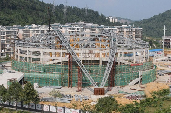 中國(guó)鐵建中鐵城建集團(tuán)二公司湘西州項(xiàng)目“鋼鐵彩虹”合攏