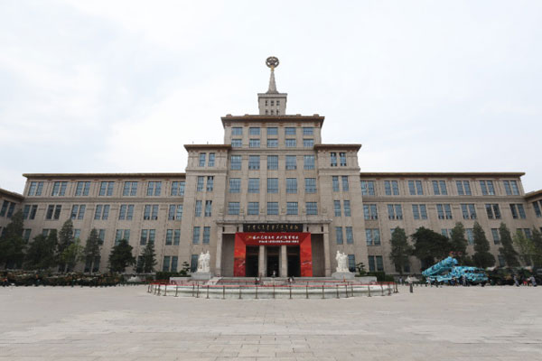 中國建筑：三年鑄造精品 軍博館“改換新顏” 