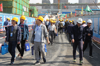 龍信建設公司龍信美好金苑現場觀摩